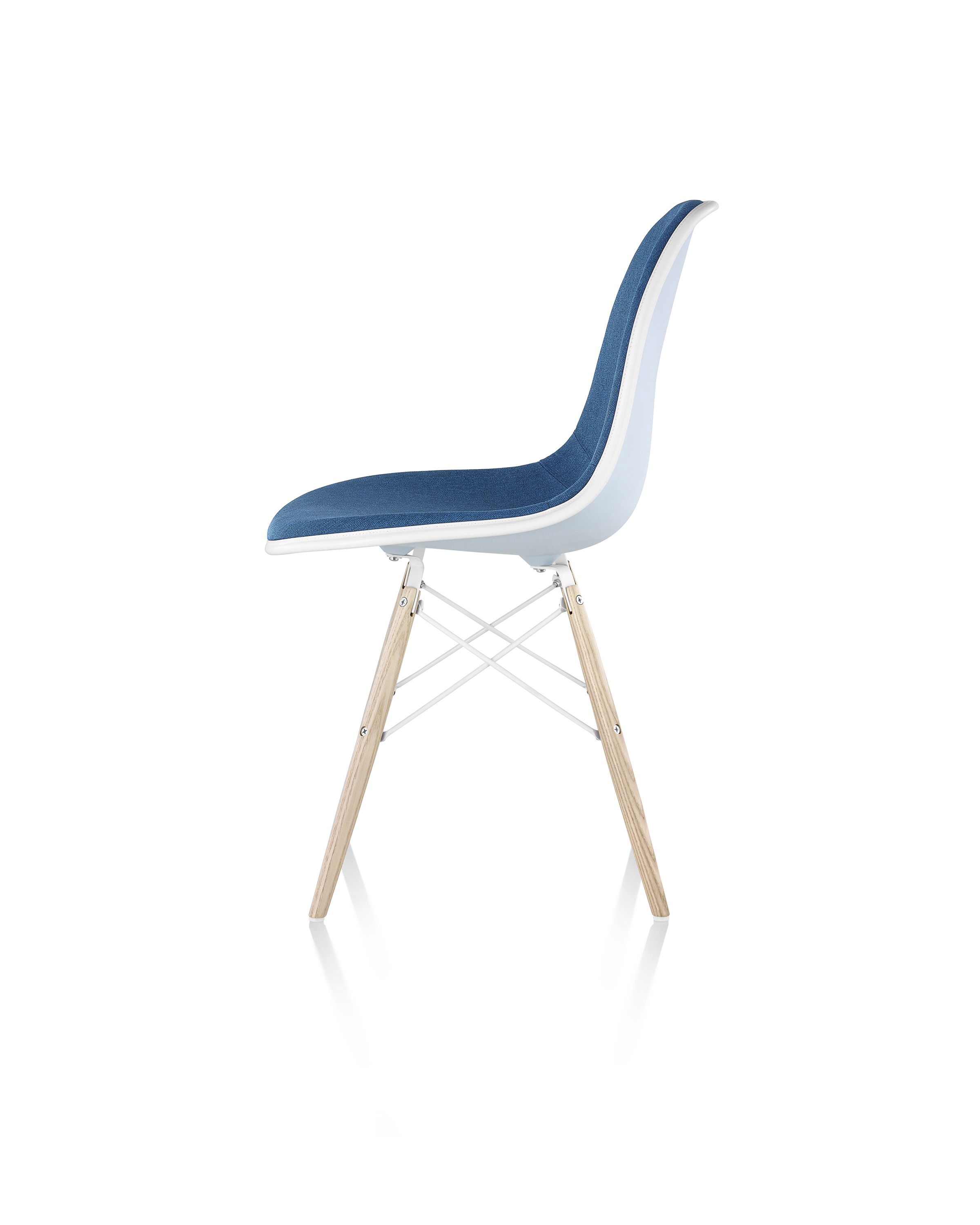 开云（中国） - 坐具|餐椅|办公家具|设计师家具|伊姆斯®软垫餐椅